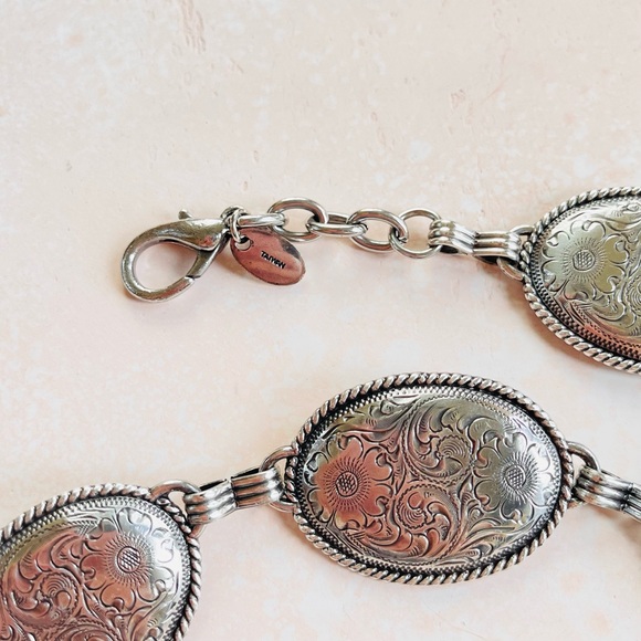 Tony Lama Silver Tone Concho Link Floral Flowers Western Belt M - Picture 6 of 6